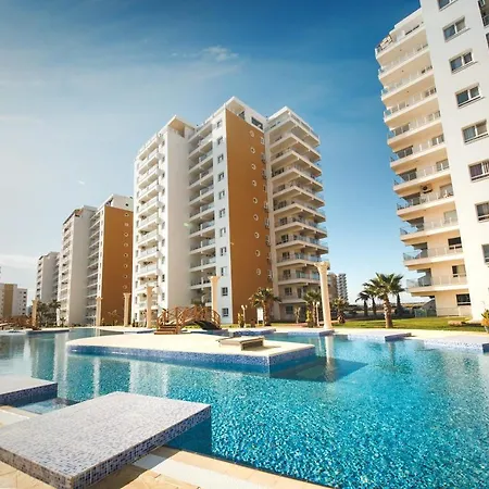 Deluxe Two Bedroom In Caesar & Spa, Long