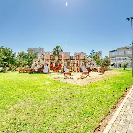 Deluxe Two Bedroom In Caesar & Spa, Long *