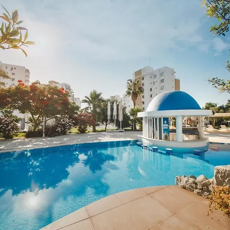 Apartment Deluxe Two Bedroom In Caesar & Spa, Long