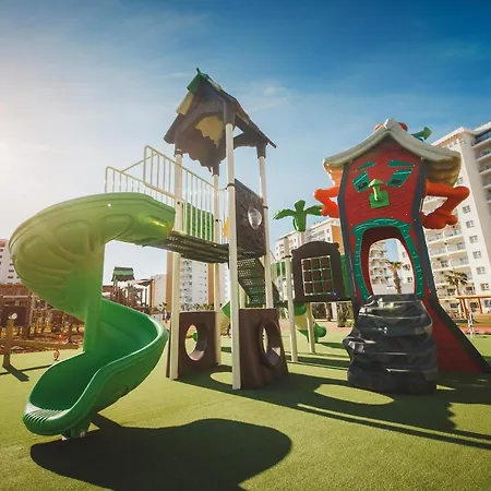 Deluxe Two Bedroom In Caesar & Spa, Long