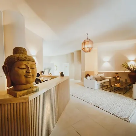 Apartment Deluxe Two Bedroom In Caesar & Spa, Long *