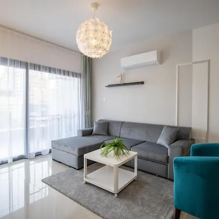 Apartment Deluxe Two Bedroom In Caesar & Spa, Long