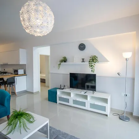 Deluxe Two Bedroom In Caesar & Spa, Long * Perivolia tou Trikomou