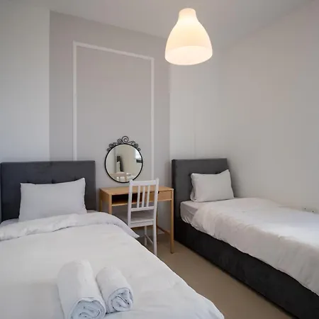 Deluxe Two Bedroom In Caesar & Spa, Long