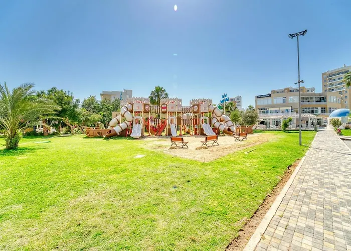 Deluxe Two Bedroom In Caesar & Spa, Long *