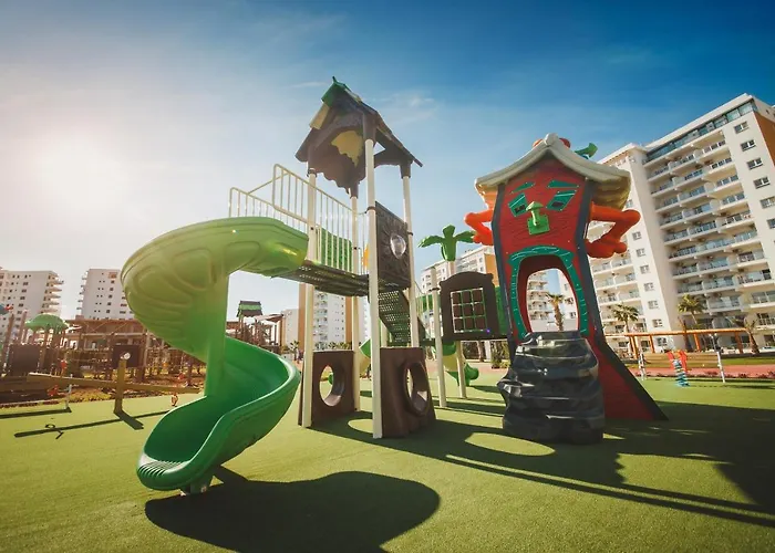 Deluxe Two Bedroom In Caesar & Spa, Long